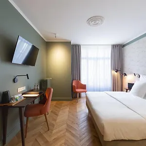 hotel-carlton.luxembourghotelsguide.com/