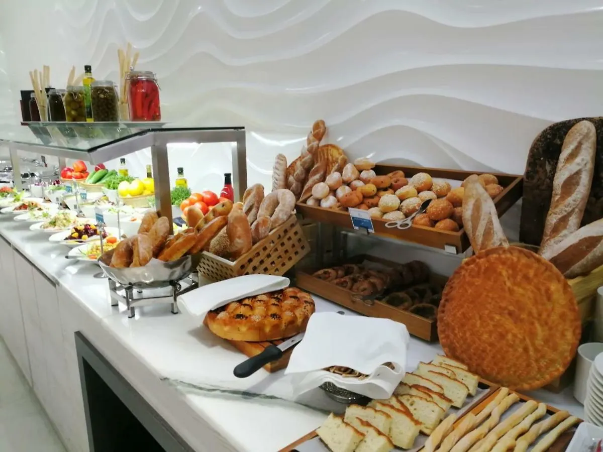 ***  City Avenue Hotel Dubaj Spojené arabské emiráty